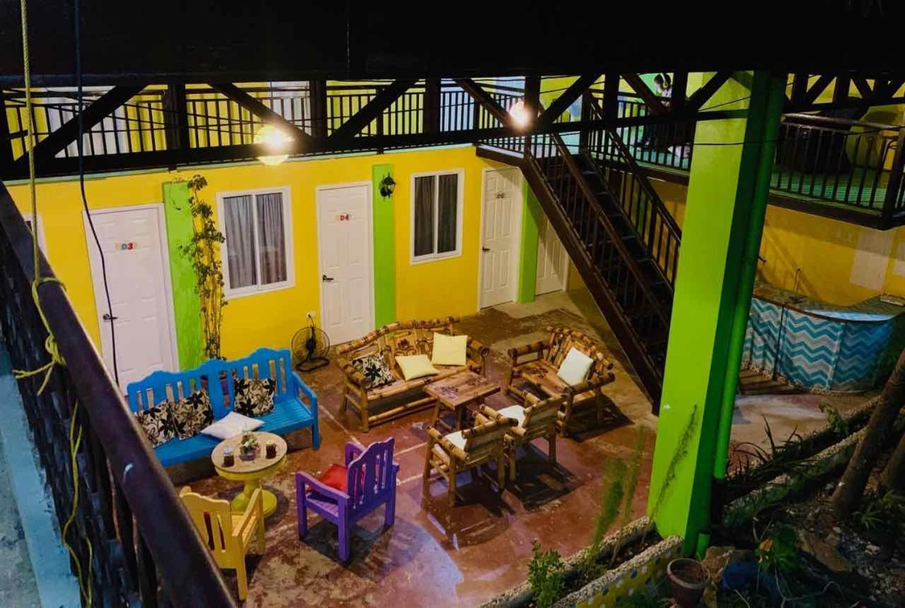 Colors Boutique Hostel Puerto Princesa Bagian luar foto